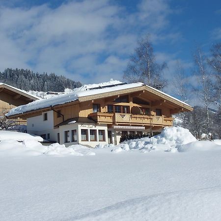 Appartement Annemarie Brixen im Thale Bagian luar foto