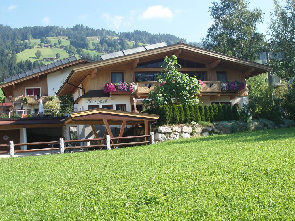 Appartement Annemarie Brixen im Thale Bagian luar foto